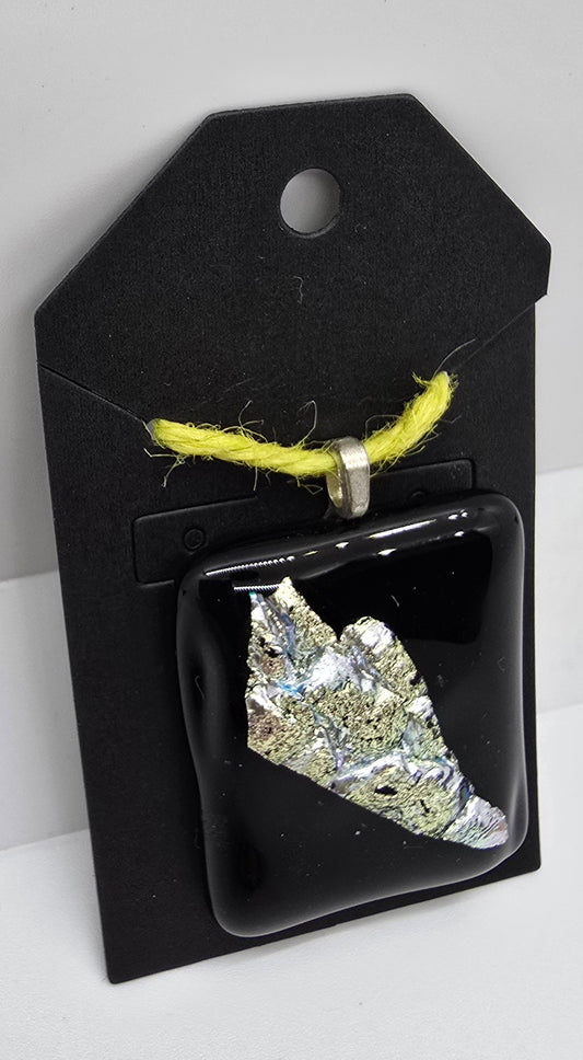 JAG0079 Gold Leaf Pendant